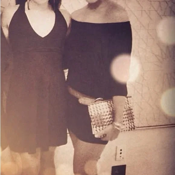 Perfect Off-the-Shoulder Top - Picture 5 of 5